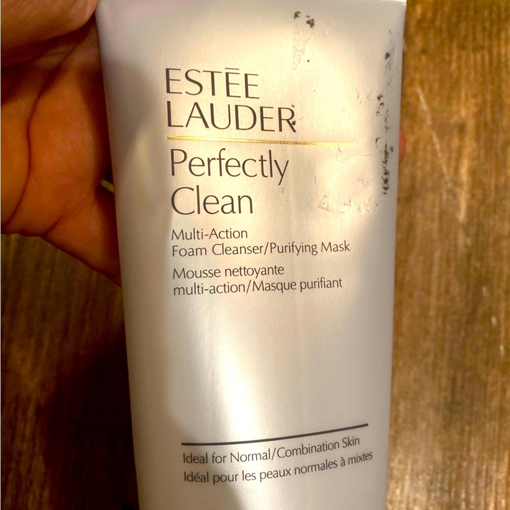 Estée Lauder face wash
